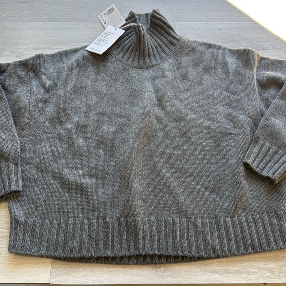 COS Chunky Pure Cashmere Turtleneck Sweater gray size L nwt - Picture 9 of 10